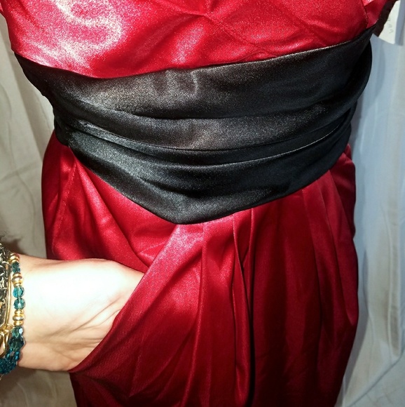 NWT Evening Gown Red w/Black Sash - Picture 2 of 6